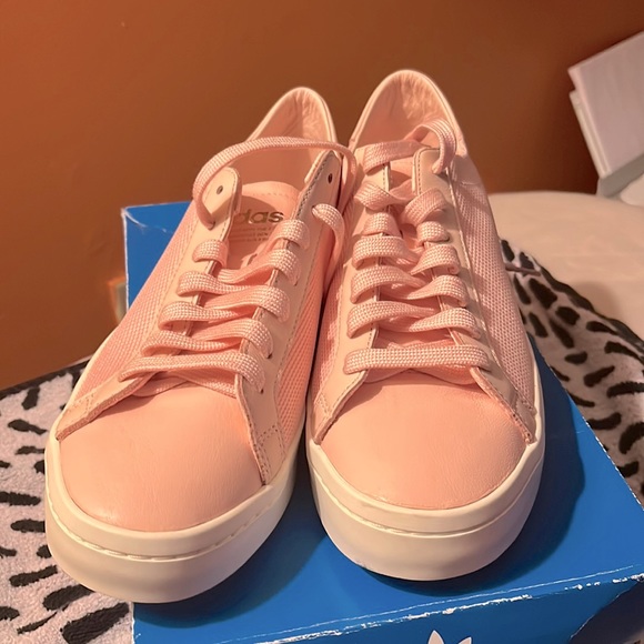 Adidas Sneakers Brand New Size 10 Color Pink - Picture 1 of 7